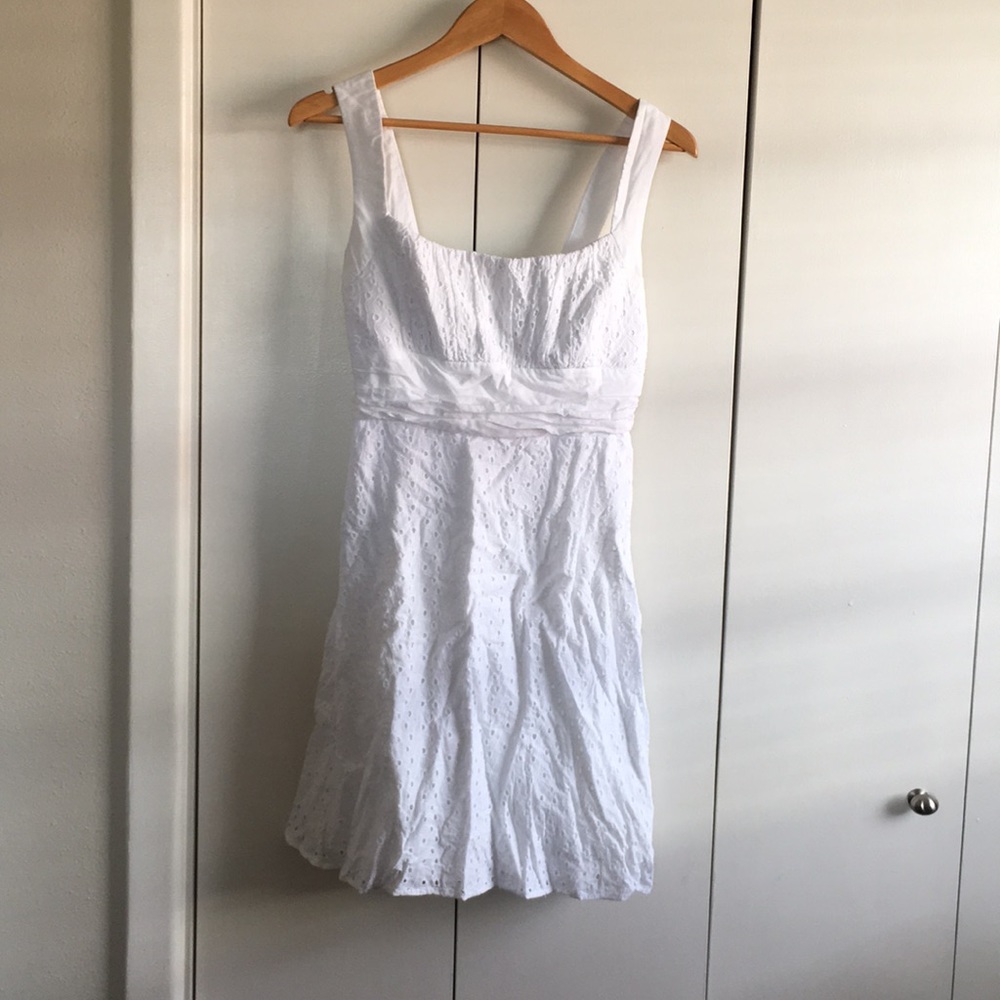 Sz 12 B. Smart white dress